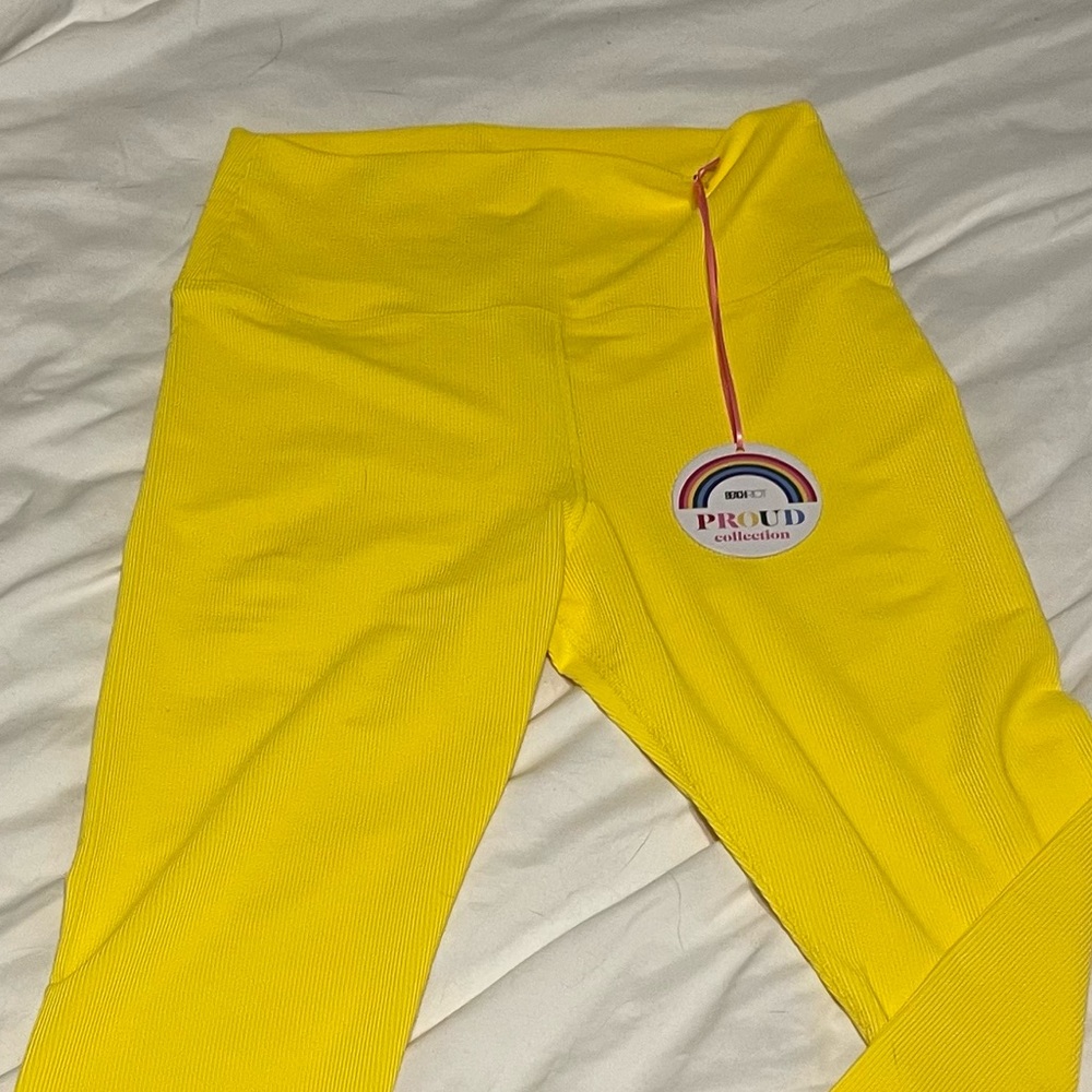 BNWT beach riot legging